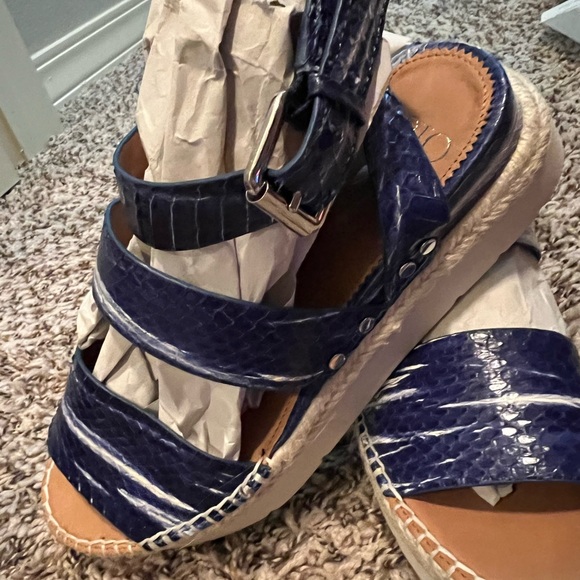 Sarto color blue size 6.5 leather - Picture 3 of 11